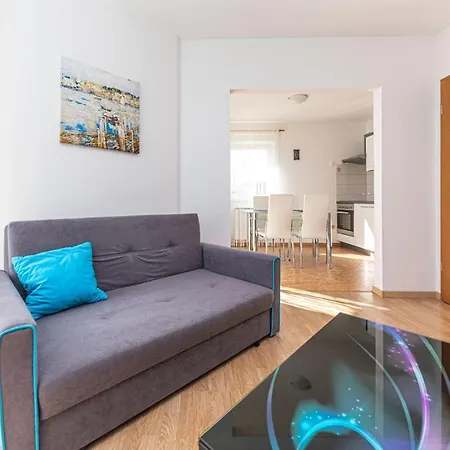 Apartment In Kastel Luksic With Kitchen