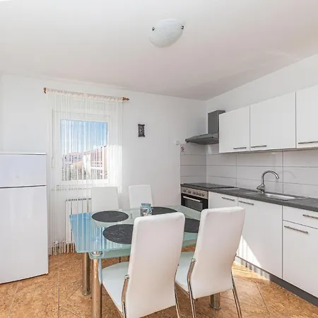 Apartment In Kastel Luksic With Kitchen *